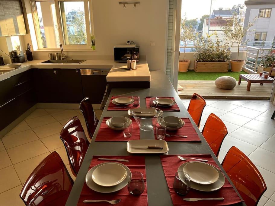 Spacious And Sunkissed 3Br & 2 Bathrooms Apartment Athén Kültér fotó