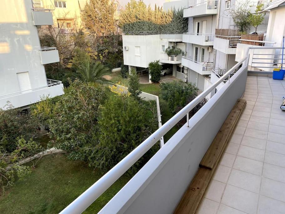 Spacious And Sunkissed 3Br & 2 Bathrooms Apartment Athén Kültér fotó