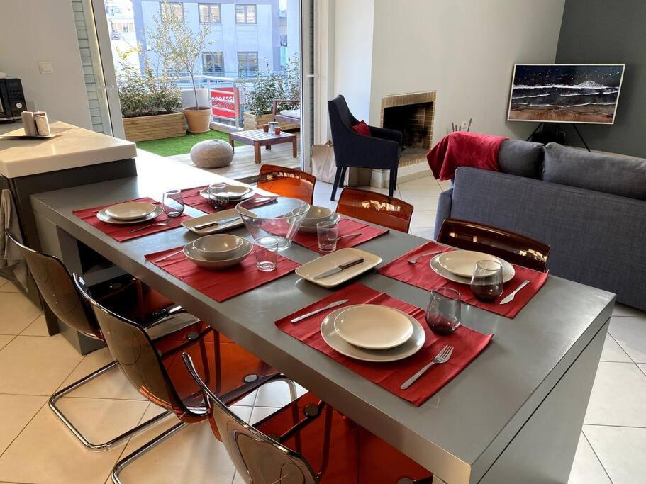 Spacious And Sunkissed 3Br & 2 Bathrooms Apartment Athén Kültér fotó