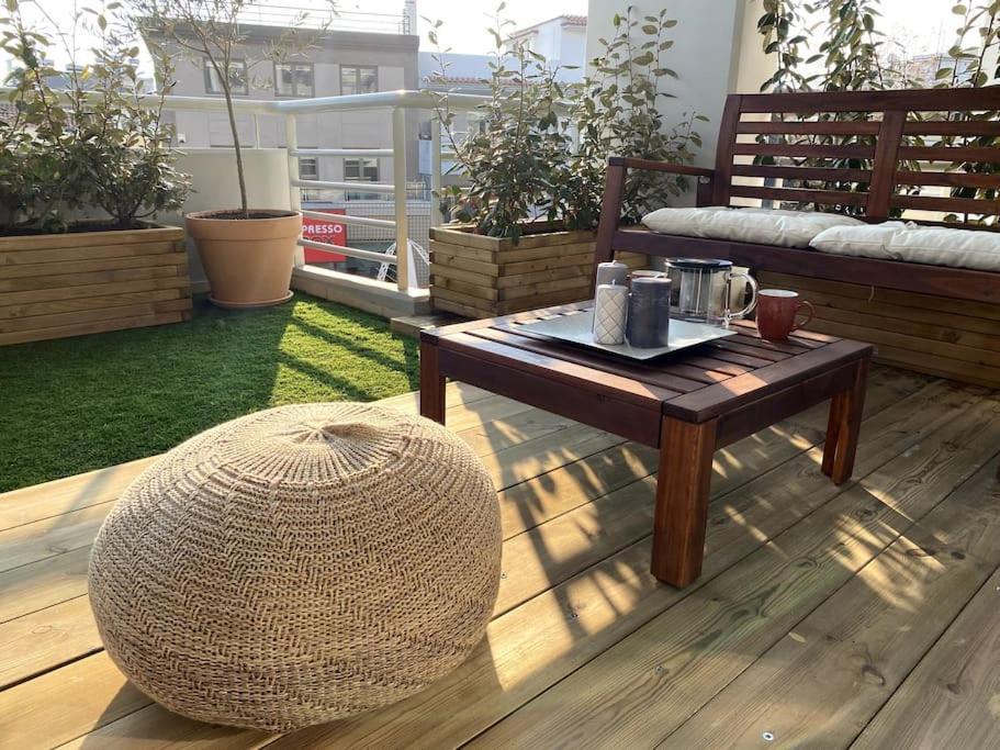 Spacious And Sunkissed 3Br & 2 Bathrooms Apartment Athén Kültér fotó