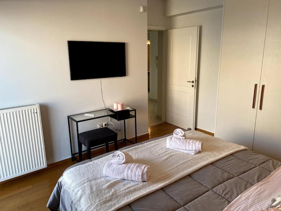 Spacious And Sunkissed 3Br & 2 Bathrooms Apartment Athén Kültér fotó