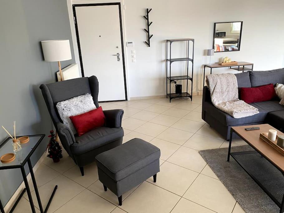 Spacious And Sunkissed 3Br & 2 Bathrooms Apartment Athén Kültér fotó